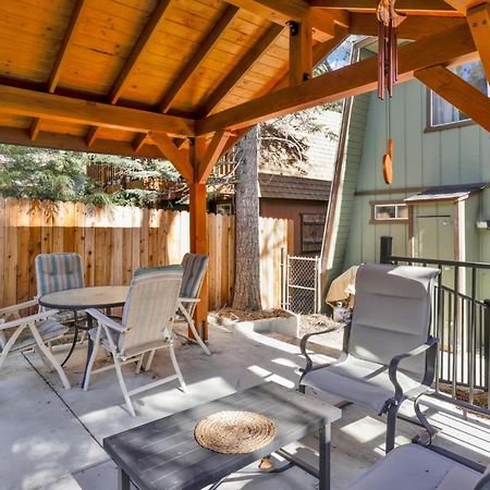 Bear Mountain Cabin- Adorable Moonridge A-Frame ビッグ・ベアー・レイク エクステリア 写真