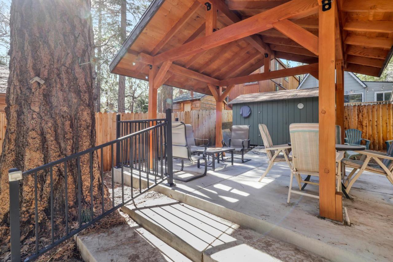 Bear Mountain Cabin- Adorable Moonridge A-Frame ビッグ・ベアー・レイク エクステリア 写真